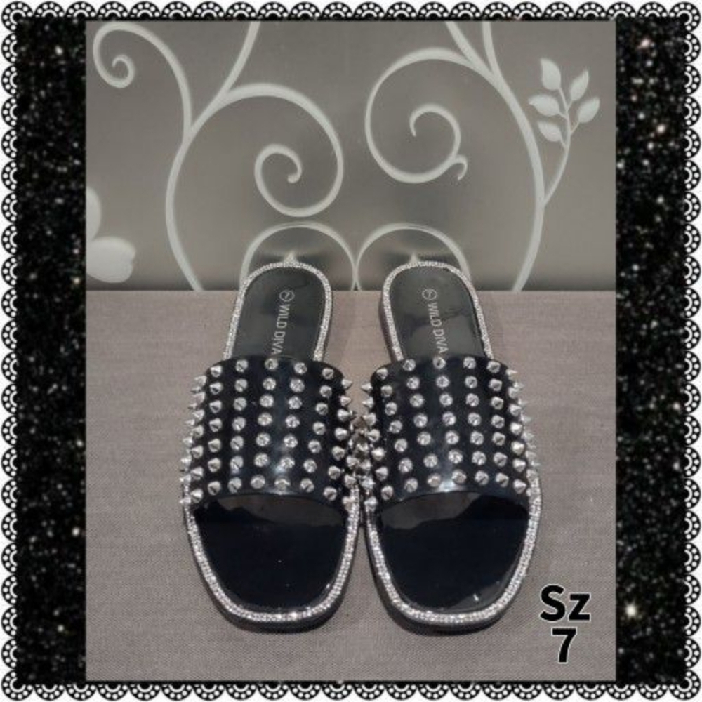 WOMENS BLACK SPIKED JELLY SANDALS SIZE 7